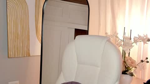 Snapshot of mihailleroy chatting on January 14, 2025, 2:50 am MIHAIL LEROY finally independent model online show from January 14, 2025, 2:50 am