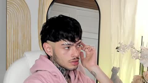 Snapshot of mihailleroy chatting on January 16, 2025, 12:23 am MIHAIL LEROY finally independent model online show from January 16, 2025, 12:23 am