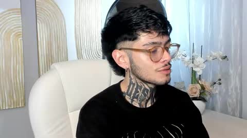 Snapshot of mihailleroy chatting on February 10, 2025, 11:13 pm MIHAIL LEROY finally independent model online show from February 10, 2025, 11:13 pm