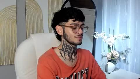 Snapshot of mihailleroy chatting on February 19, 2025, 12:25 am MIHAIL LEROY finally independent model online show from February 19, 2025, 12:25 am