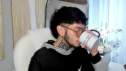 Snapshot of mihailleroy chatting on February 21, 2025, 3:56 am MIHAIL LEROY finally independent model online show from February 21, 2025, 3:56 am