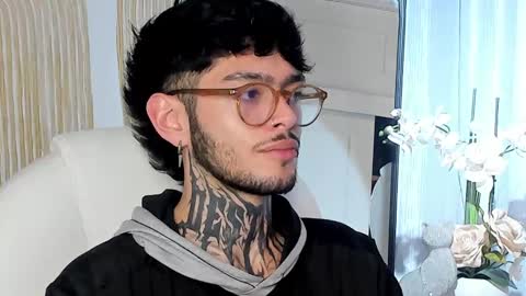 Snapshot of mihailleroy chatting on February 21, 2025, 10:07 am MIHAIL LEROY finally independent model online show from February 21, 2025, 10:07 am