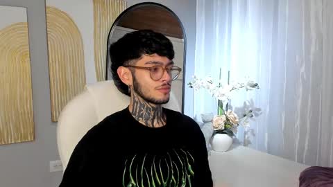 Snapshot of mihailleroy chatting on February 23, 2025, 1:46 am MIHAIL LEROY finally independent model online show from February 23, 2025, 1:46 am