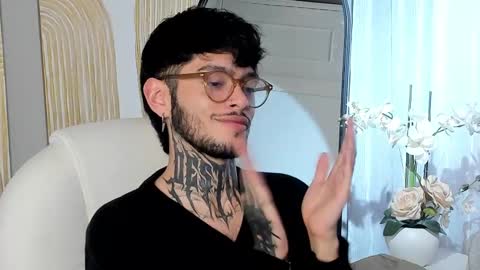 Snapshot of mihailleroy chatting on February 27, 2025, 11:15 pm MIHAIL LEROY finally independent model online show from February 27, 2025, 11:15 pm