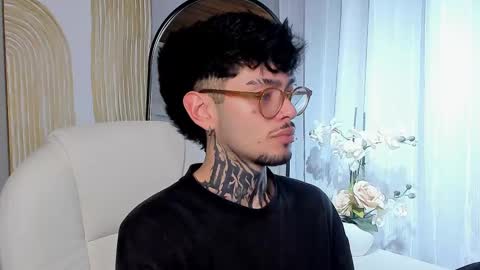 Snapshot of mihailleroy chatting on March 11, 2025, 11:26 pm MIHAIL LEROY finally independent model online show from March 11, 2025, 11:26 pm