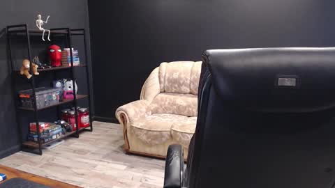 Misha Winchester online show from October 8, 2025, 8:56 am