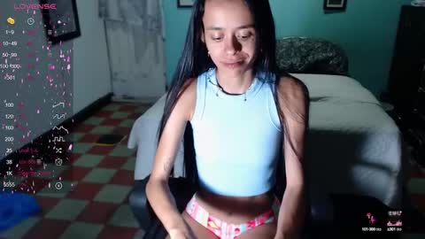 Snapshot of miia_jensen chatting on December 13, 2024, 4:33 am MIA online show from December 13, 2024, 4:33 am