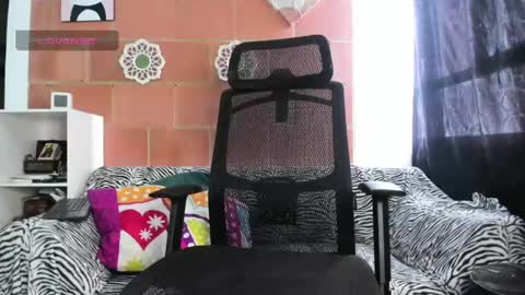 miia_lovve online show from May 5, 2026, 7:00 pm