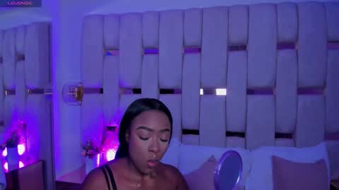 Miia Schwarz  online show from February 18, 2026, 9:44 pm