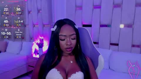 Miia Schwarz  online show from March 12, 2026, 11:55 pm