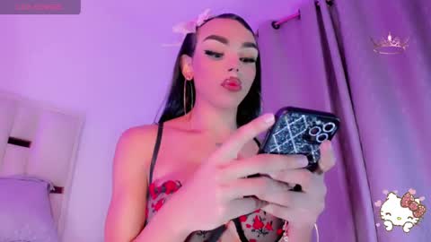 Snapshot of miia_sophia chatting on April 25, 2026, 9:23 am online show from April 25, 2026, 9:23 am