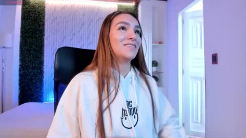 Snapshot of miia_taylors chatting on October 21, 2025, 12:06 pm Miia 3 online show from October 21, 2025, 12:06 pm