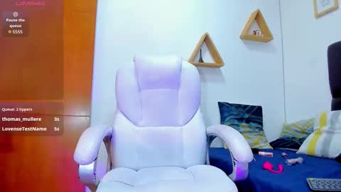 mia sofia online show from October 14, 2025, 7:03 pm