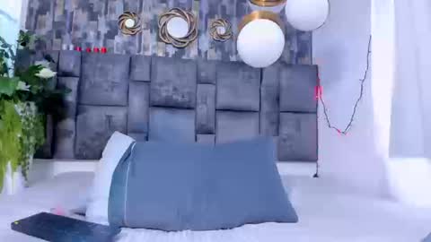 MiaTauro online show from March 12, 2026, 9:32 pm