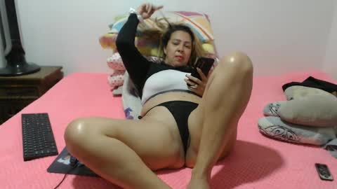 Snapshot of miilu74 chatting on October 2, 2025, 4:36 pm Miilu74 online show from October 2, 2025, 4:36 pm