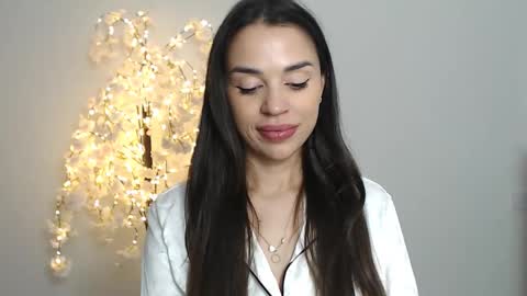 Snapshot of mika_gold7 chatting on September 30, 2025, 1:49 pm Mika online show from September 30, 2025, 1:49 pm