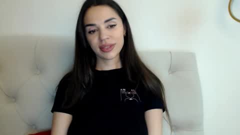 Snapshot of mika_gold7 chatting on November 10, 2025, 9:03 pm Mika online show from November 10, 2025, 9:03 pm