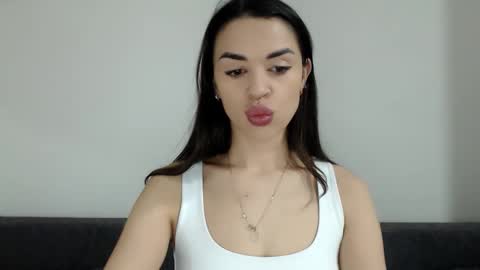 Snapshot of mika_gold7 chatting on January 19, 2026, 12:20 pm Mika online show from January 19, 2026, 12:20 pm