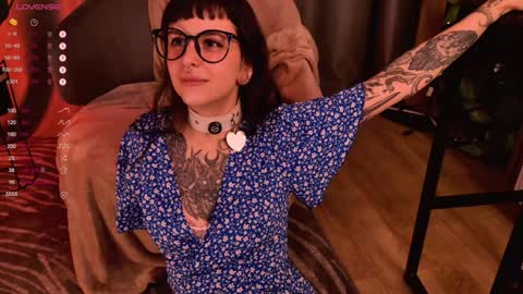 mika_moon_ online show from December 8, 2024, 9:52 pm