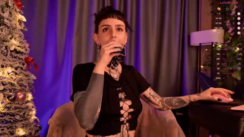 mika_moon_ online show from December 22, 2024, 2:49 am