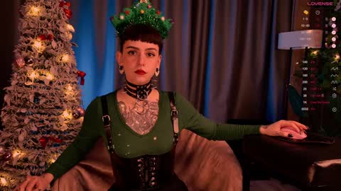 mika_moon_ online show from December 25, 2024, 9:43 pm