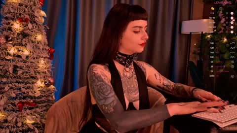 mika_moon_ online show from December 27, 2024, 2:47 am