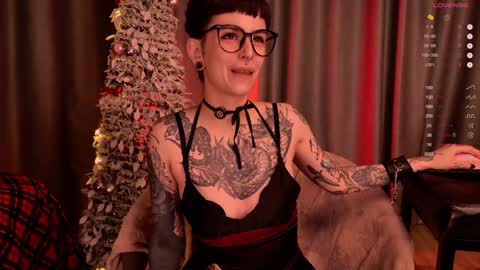 mika_moon_ online show from January 4, 2025, 1:21 am