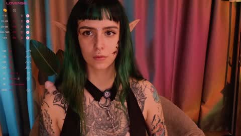 mika_moon_ online show from February 3, 2025, 8:46 am