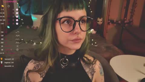 mika_moon_ online show from February 19, 2025, 6:00 pm