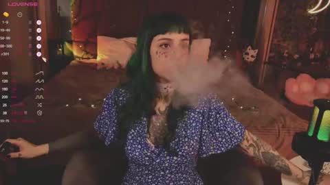 mika_moon_ online show from February 26, 2025, 12:36 pm