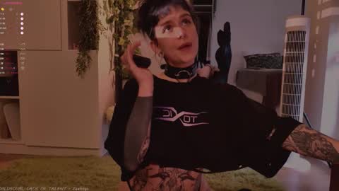 mika_moon_ online show from September 9, 2025, 12:15 pm