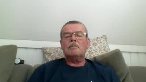 mikael42 online show from June 6, 2026, 12:54 pm