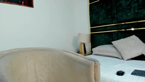 Mikaela blondie bigass online show from November 12, 2025, 11:43 am