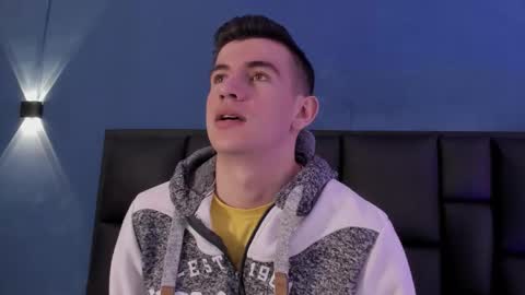 mikael online show from November 11, 2025, 3:50 am