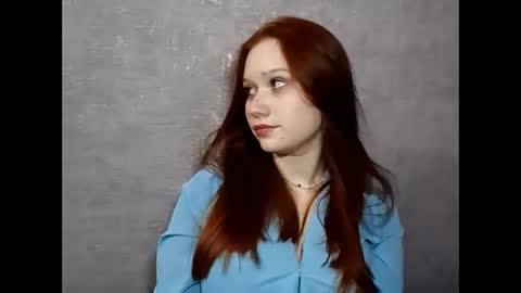 Lora online show from September 25, 2025, 8:45 pm