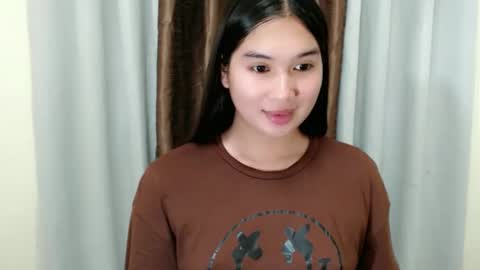 Kyla online show from November 3, 2025, 7:48 pm