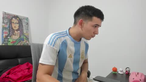 mike3xxx online show from December 15, 2025, 11:31 pm