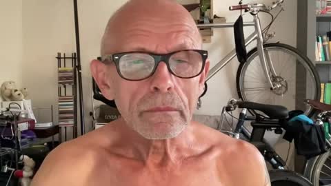mike4playhot online show from August 8, 2026, 9:11 am