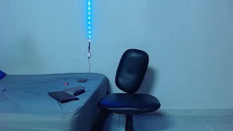 Snapshot of mike777jr chatting on October 30, 2025, 1:18 am Mike IMDEPENDIENT MODEL online show from October 30, 2025, 1:18 am