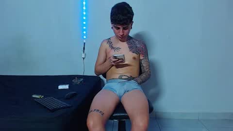 Snapshot of mike777jr chatting on November 16, 2025, 2:06 am Mike IMDEPENDIENT MODEL online show from November 16, 2025, 2:06 am