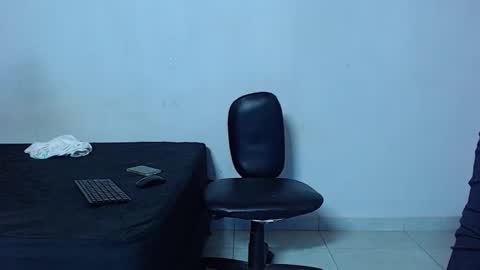 Mike IMDEPENDIENT MODEL online show from February 26, 2026, 2:32 am