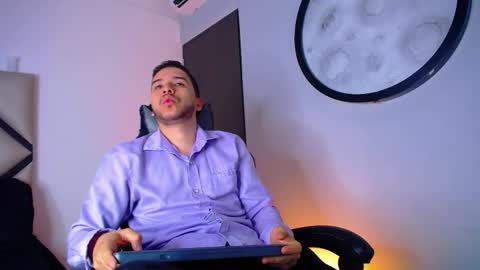 Mike  online show from December 17, 2025, 11:49 am