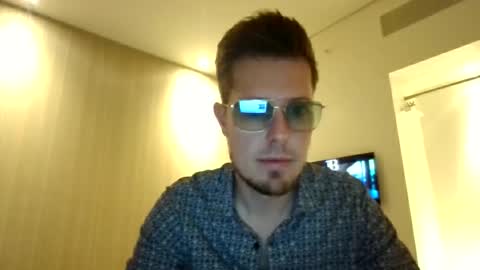 Snapshot of mike_in_strings chatting on November 10, 2025, 12:20 am mike_in_strings online show from November 10, 2025, 12:20 am