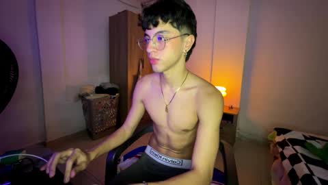 Mike Pineapple online show from October 13, 2025, 4:34 am