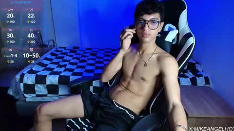 Mike Pineapple online show from February 20, 2026, 6:26 am