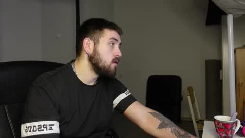 Snapshot of mike_platano chatting on November 12, 2025, 10:09 pm MIKE PLATANO online show from November 12, 2025, 10:09 pm