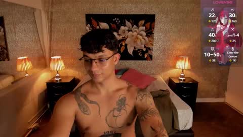 Snapshot of mike_wills3 chatting on November 6, 2025, 3:51 am Mike online show from November 6, 2025, 3:51 am