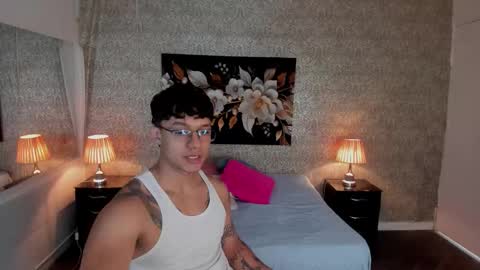 Snapshot of mike_wills3 chatting on November 7, 2025, 4:01 am Mike online show from November 7, 2025, 4:01 am