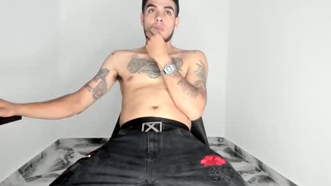 mikee_scooth online show from November 23, 2025, 6:52 pm