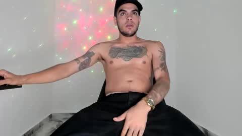 mikee_scooth online show from April 19, 2026, 9:50 pm